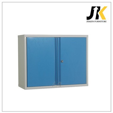 Armari d'acer de perfil baix muntat a la paret